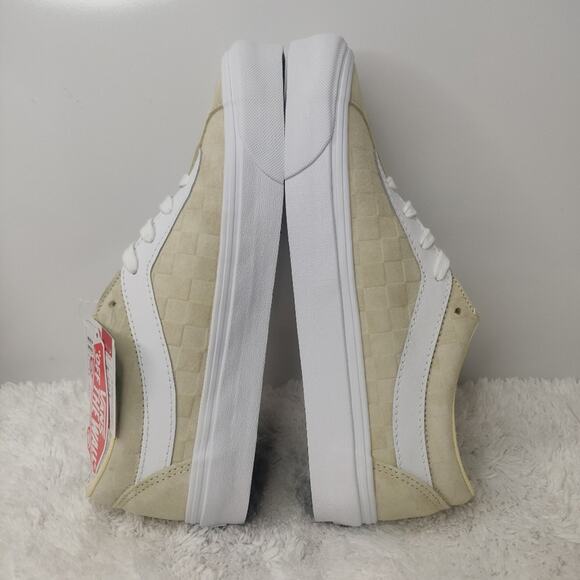 New in box Suede Butter yellow Vans sz 9.5 W - Picture 6 of 7